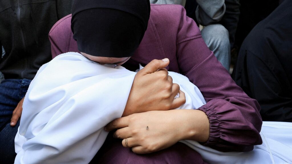 reuters gaza tpx mourners 4 june 2025