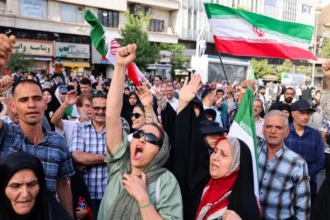 iran protest us attacks tehran june 2025 atta kenare afp.jpg